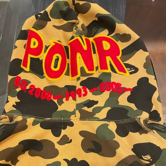 BAPE SWEATER HOODIE - Picture 3 of 4